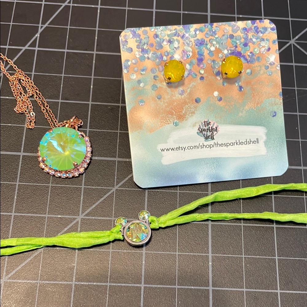 The Sparkled Shell Jewelry Lot Disney Mickey Mouse Bracelet Opal Earrings